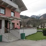 Haus Elena Panzió Lainach